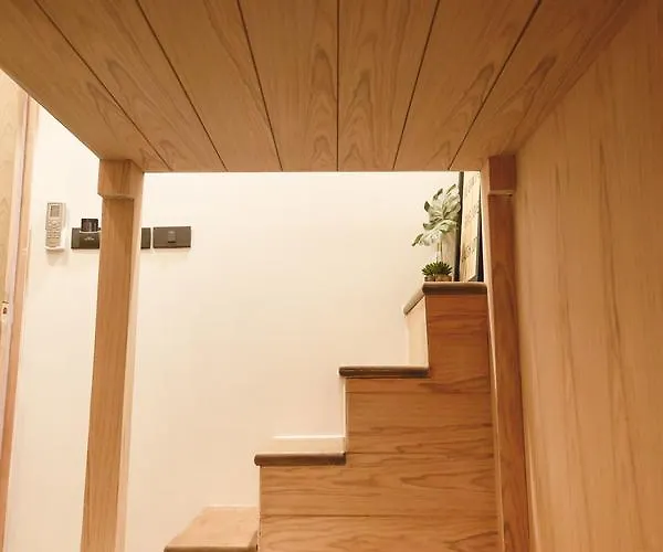 Vann Boutique House Hostel *