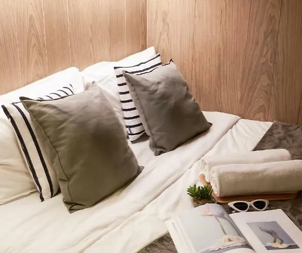 Vann Boutique House Hostel *