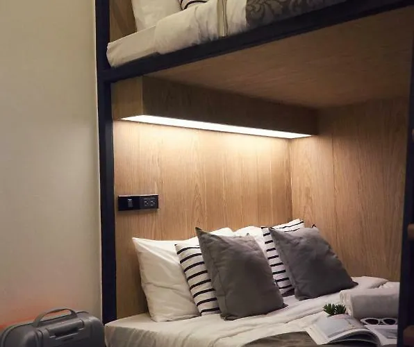Vann Boutique House Hostel *